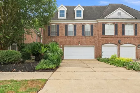 5571 Beverlyhill St, Houston, TX 77056