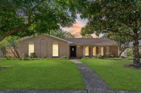6119 Yarwell Dr, Houston, TX 77096
