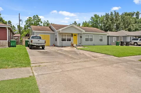 1119 Shawnee St, Houston, TX 77034