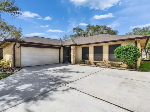 2819 Poplar Creek Ln, Pearland, TX 77584