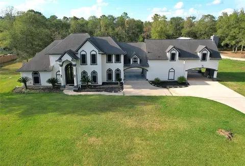 582 County Road 410, Dayton, TX 77535