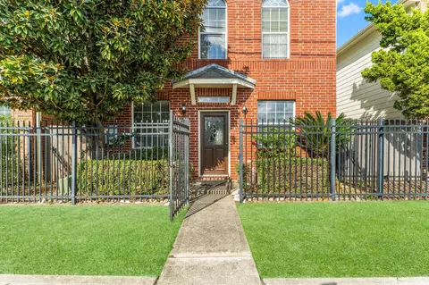 1755 Aden Dr, Houston, TX 77003