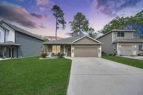 709 Little River Dr, Montgomery, TX 77316