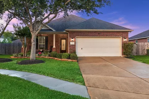 2003 Lavender Hill Ct, Pearland, TX 77581