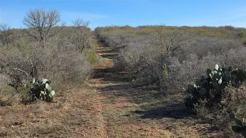 00 County Road 6753, Devine, TX 78016