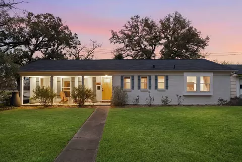 7962 Cedel Dr, Houston, TX 77055