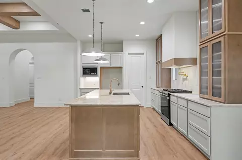 Kitchen - 13962 Dolphin Dr, Willis, TX 77318 photo 2 of 3