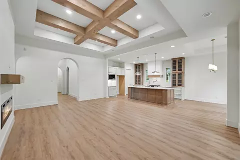 Living - 13962 Dolphin Dr, Willis, TX 77318 photo 4 of 5
