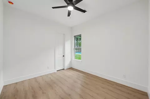 Bedroom - 13962 Dolphin Dr, Willis, TX 77318 photo 5 of 6