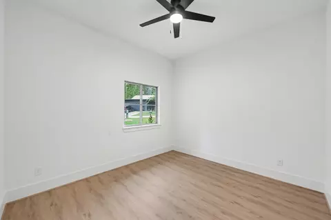 Bedroom - 13962 Dolphin Dr, Willis, TX 77318 photo 3 of 6