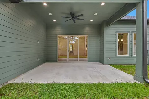 Exterior - 13962 Dolphin Dr, Willis, TX 77318 photo 8 of 11
