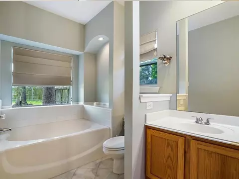 Bath - 25710 Bearborough Dr, Spring, TX 77386 photo 2 of 4