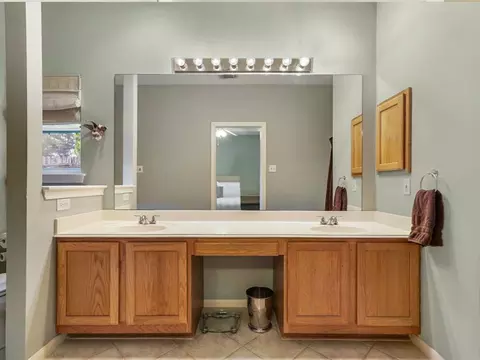 Bath - 25710 Bearborough Dr, Spring, TX 77386 photo 1 of 4
