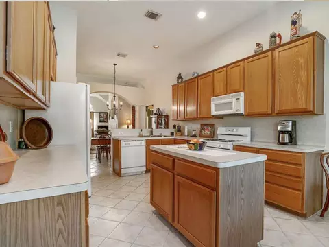 Kitchen - 25710 Bearborough Dr, Spring, TX 77386 photo 6 of 6