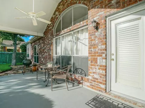 Exterior - 25710 Bearborough Dr, Spring, TX 77386 photo 4 of 9