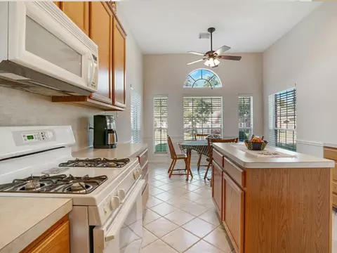 Kitchen - 25710 Bearborough Dr, Spring, TX 77386 photo 3 of 6
