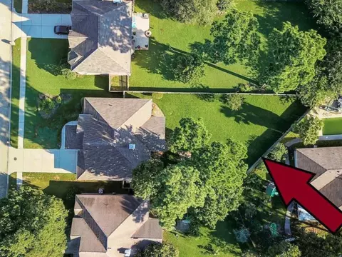 View/Area - 25710 Bearborough Dr, Spring, TX 77386 photo 2 of 3