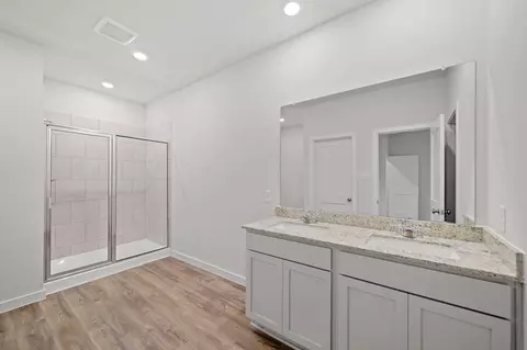 Bath - 9740 Caney Bend Rd, Conroe, TX 77303 photo 1 of 3