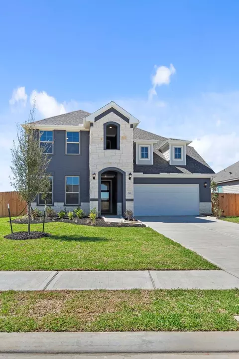 320 Legacy Point Dr, Sealy, TX 77474