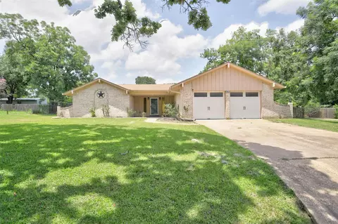 635 W Church St, Centerville, TX 75833