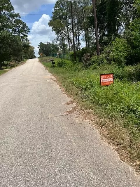 13994 Walker Rd, Conroe, TX 77302