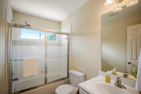 Bath - 5807 Sequoia Trace Ct, Spring, TX 77379 photo 3 of 5