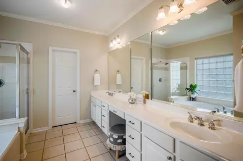 Bath - 5807 Sequoia Trace Ct, Spring, TX 77379 photo 1 of 5