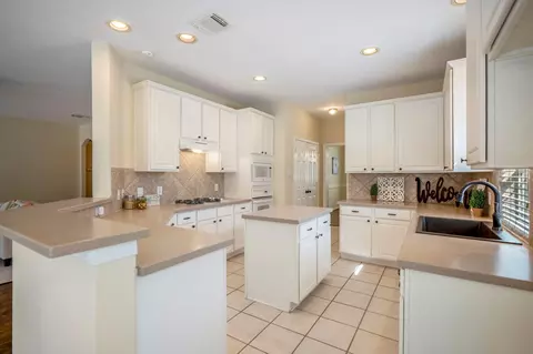 Kitchen - 5807 Sequoia Trace Ct, Spring, TX 77379 photo 1 of 3