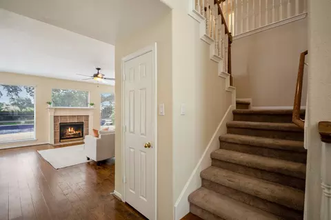 Entry Way - 5807 Sequoia Trace Ct, Spring, TX 77379 photo 3 of 4