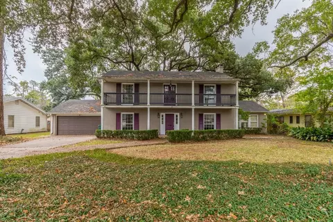 2465 Gladys St, Beaumont, TX 77702