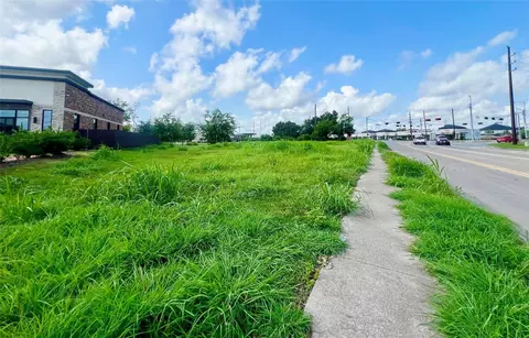 2023 5th St, Stafford, TX 77477