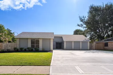 7710 Breda Dr, Baytown, TX 77521