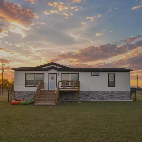 72 Rosebud Ln, Gonzales, TX 78629