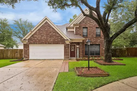 4011 Beechwood Dr, Pearland, TX 77584