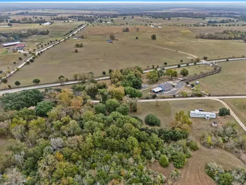 4959 Rock Island Ln, Washington, TX 77880