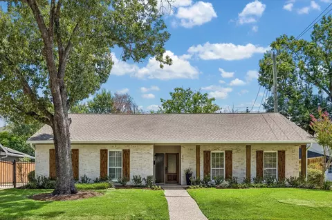 607 Blue Willow Dr, Houston, TX 77042