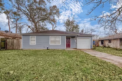 7523 Roswell St, Houston, TX 77022