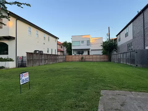 4303 Holt St, Bellaire, TX 77401