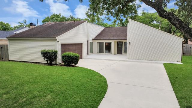 4306 Shady Springs Dr, Seabrook, TX 77586