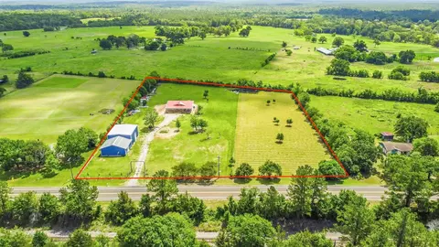 912 Fm 405, Huntsville, TX 77320
