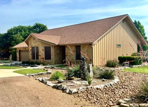 7926 White Oak Rd, Kerrville, TX 78028