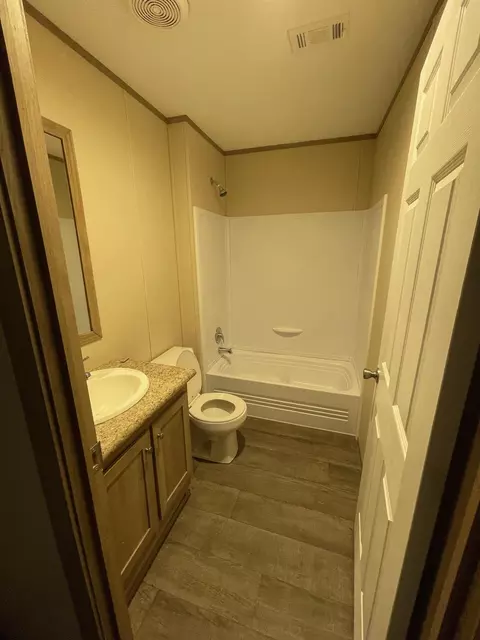 Bath - 30 Hellon Ln, Shepherd, TX 77371 photo 1 of 1