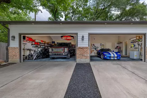 5230 Redstart St, Houston, TX 77035
