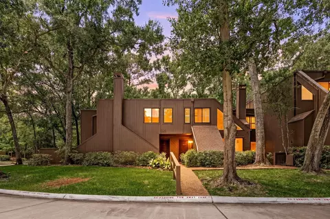 241 Litchfield Ln, Houston, TX 77024