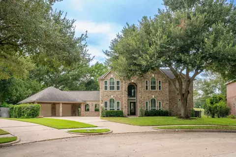 2137 S Pecan Trail Dr, Richmond, TX 77406
