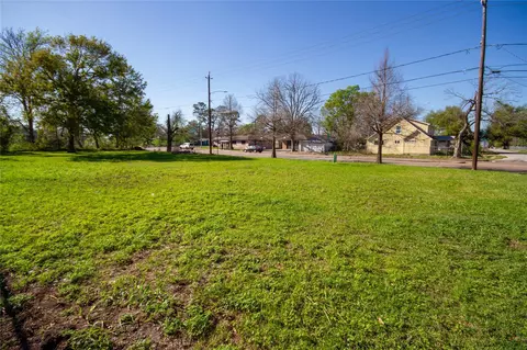 4208 Collingsworth St, Houston, TX 77026