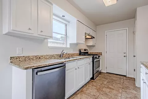 Kitchen - 24306 Spring Mill Ln, Spring, TX 77373 photo 2 of 2