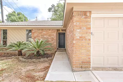 Exterior - 24306 Spring Mill Ln, Spring, TX 77373 photo 4 of 7