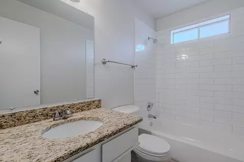 Bath - 24306 Spring Mill Ln, Spring, TX 77373 photo 4 of 4