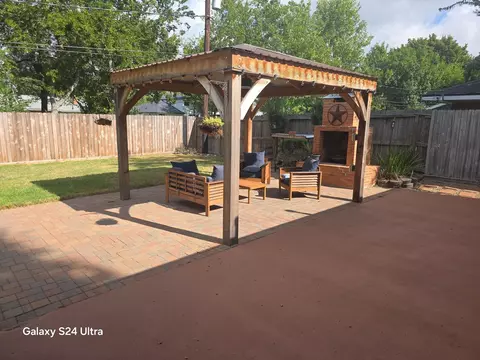 4862 Creekbend Dr, Houston, TX 77035